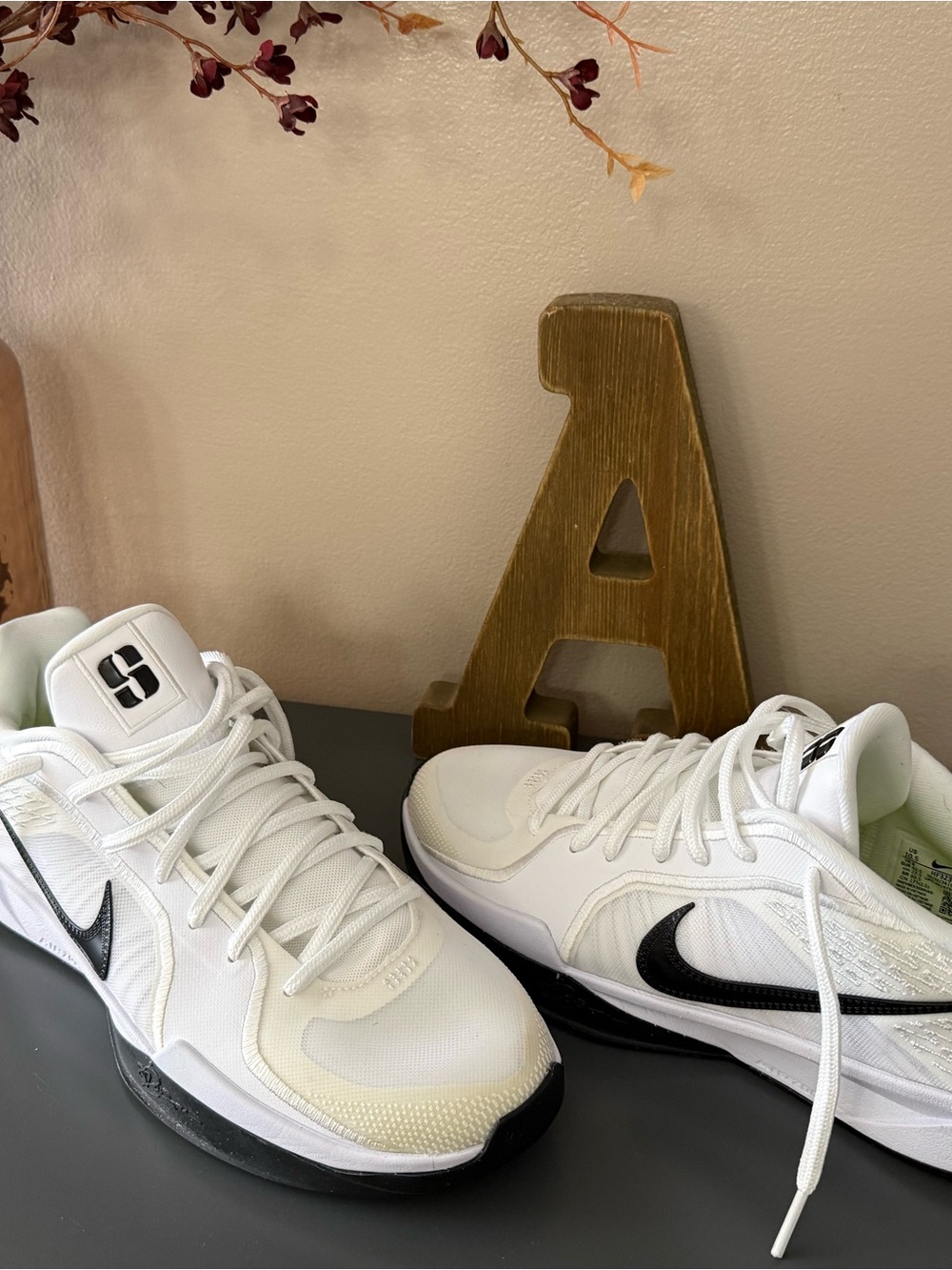 Nike Men’s Sabrina 1 Ionic White and Black Low-Top Basketball Sneakers Sz 10.5